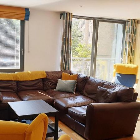 Altido Alluring 3Br Apt Near The Centre With Parking Edinburg Exteriör bild