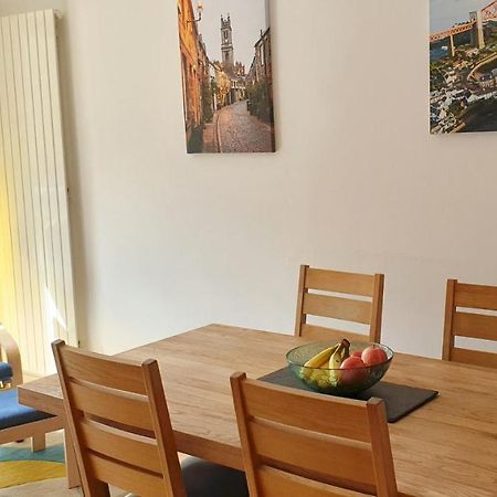 Altido Alluring 3Br Apt Near The Centre With Parking Edinburg Exteriör bild