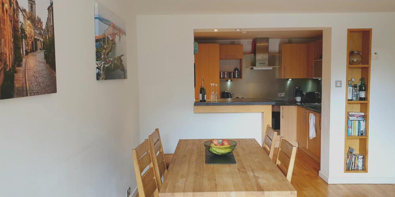 Altido Alluring 3Br Apt Near The Centre With Parking Edinburg Exteriör bild