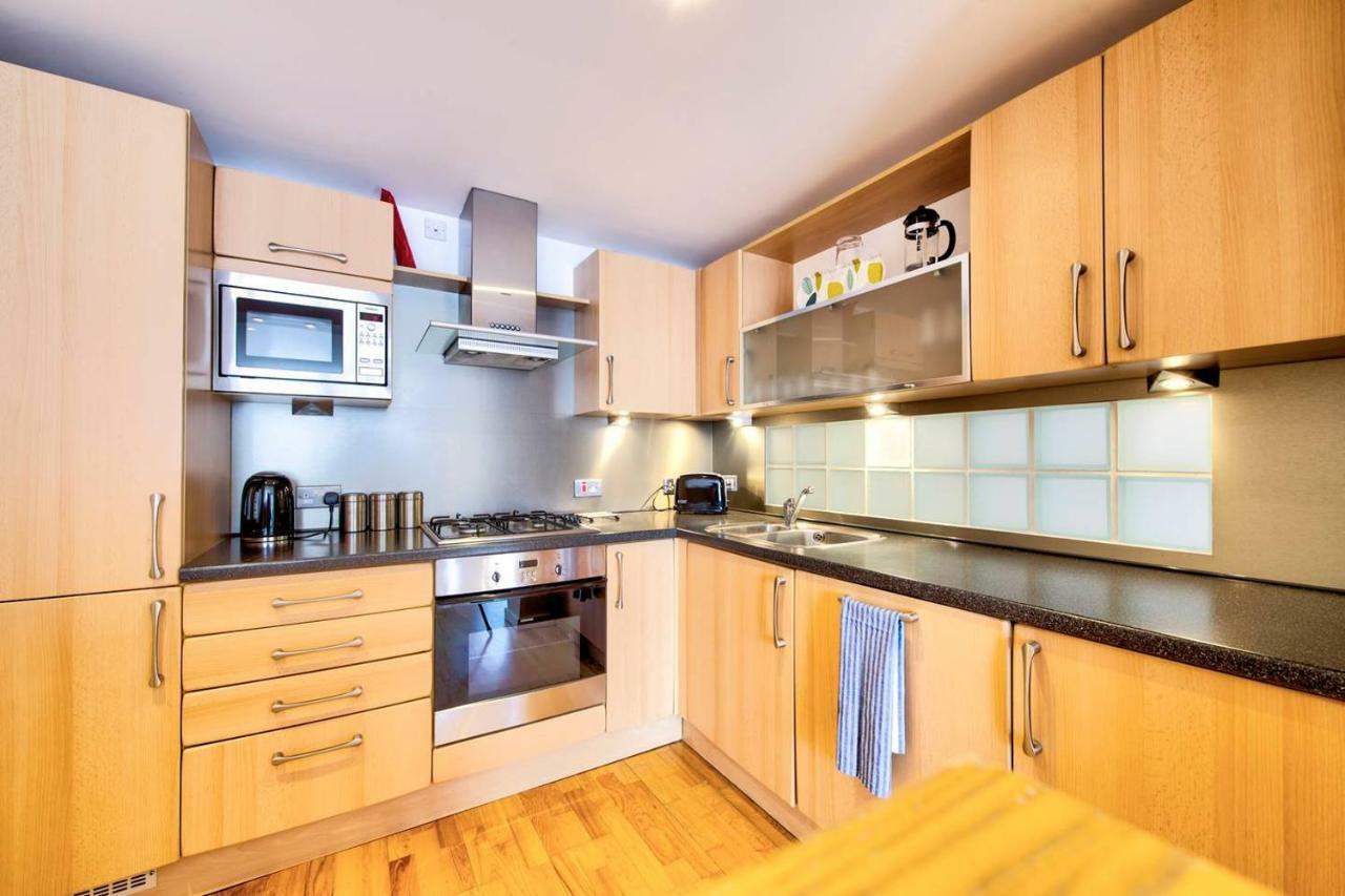 Altido Alluring 3Br Apt Near The Centre With Parking Edinburg Exteriör bild